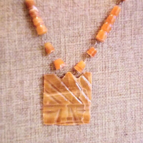 Vintage Mexican Agate Carved Pendant Beaded Necklace - Picture 3 of 5